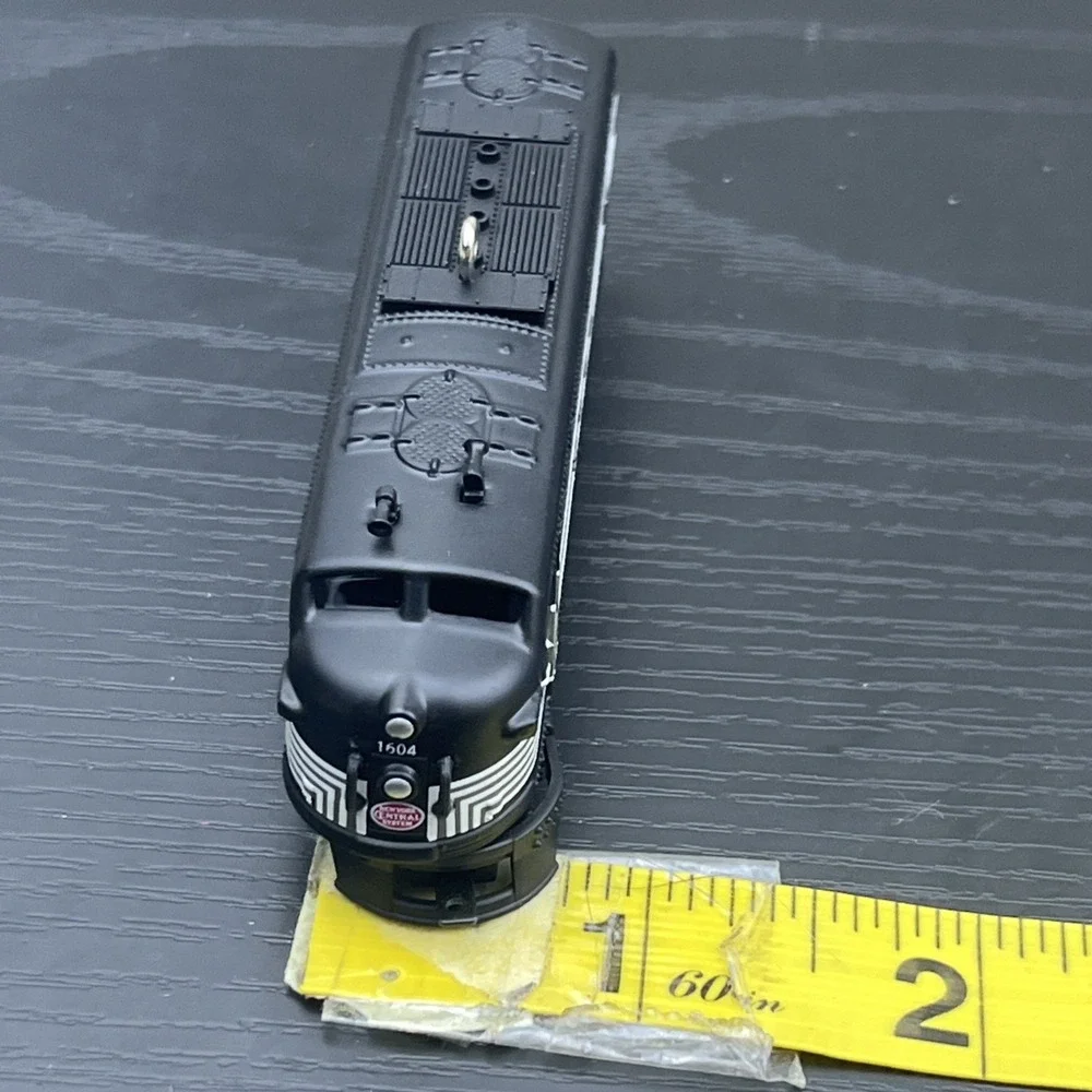Hallmark Keepsake 2008 Lionel New York Central Locomotive #13 Die-Cast Ornament